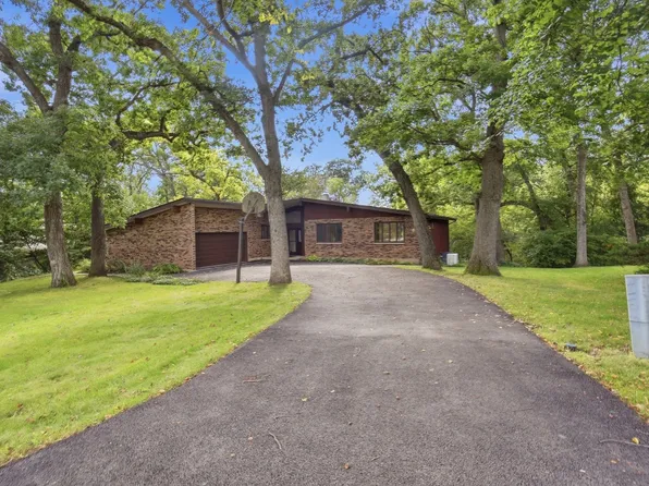 172 Hilltop Ct, Dundee, IL 60118