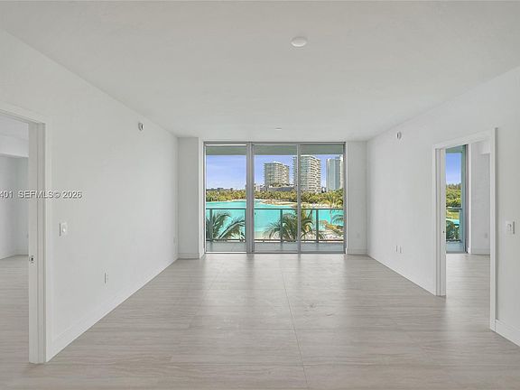3rd image of 2411 Laguna Cir #208