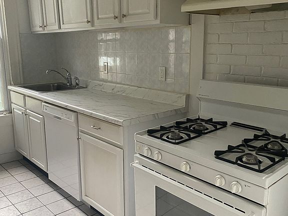4th image of 62 Clark St #1