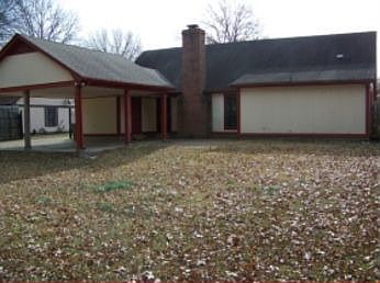 2nd image of 6922 Bordeaux Ln