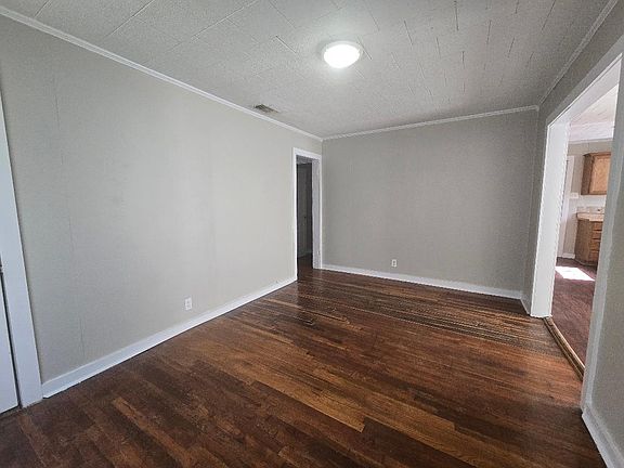 3rd image of 1201 Bowie Dr