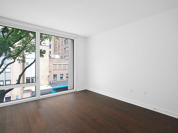 5th image of 400 W 113th St APT 301