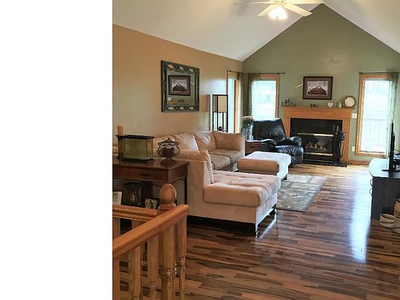 5th image of 212 Evergreen Dr