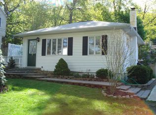 8 Vail Rd, Landing, NJ 07850