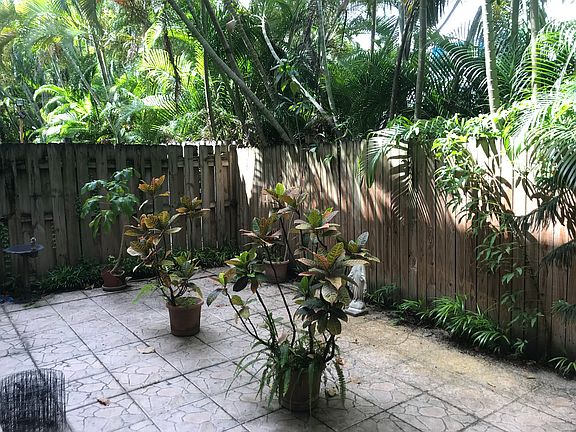 3rd image of 4301 NW 18th St APT 209