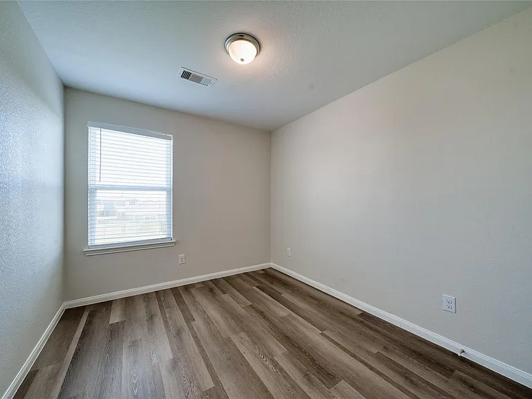 5735 Rainbow Rd — Photo 18
