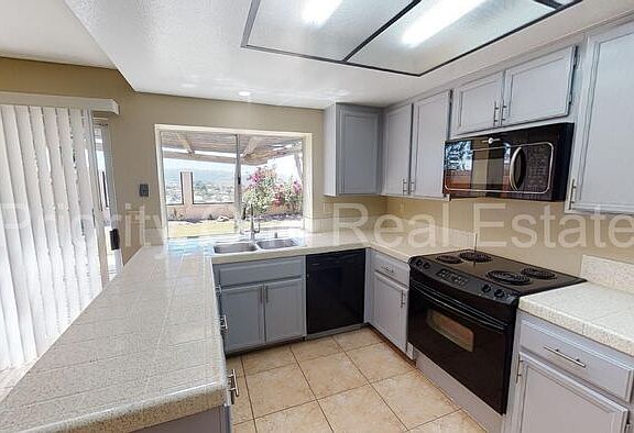4th image of 9477 High Park Ln