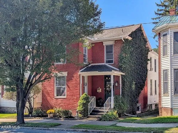 32 N Spring St, Everett, PA 15537