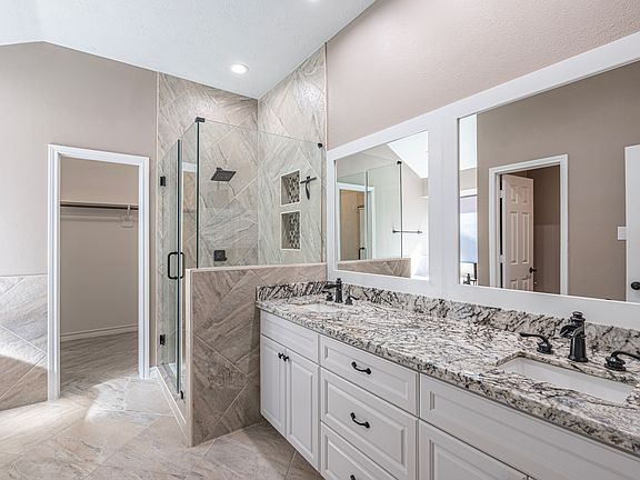 4th image of 2115 Bisontine St