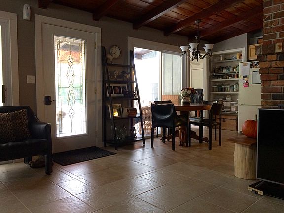 3rd image of 802 S Flamingo Dr