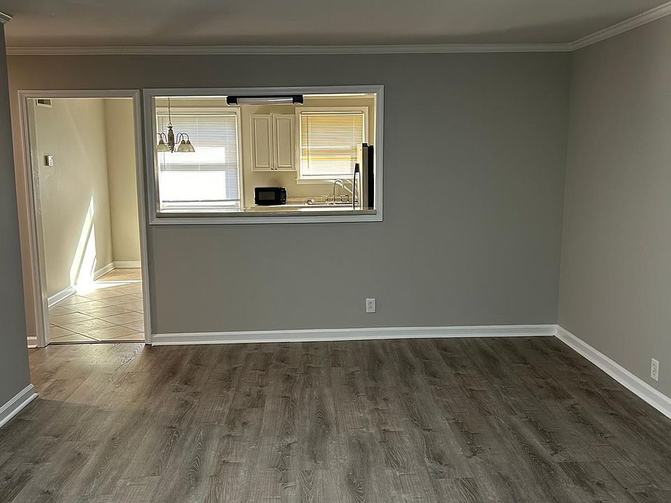 1st image of 669 McPherson Dr #2