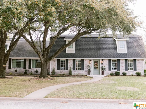 205 Tampa Dr, Victoria, TX 77904