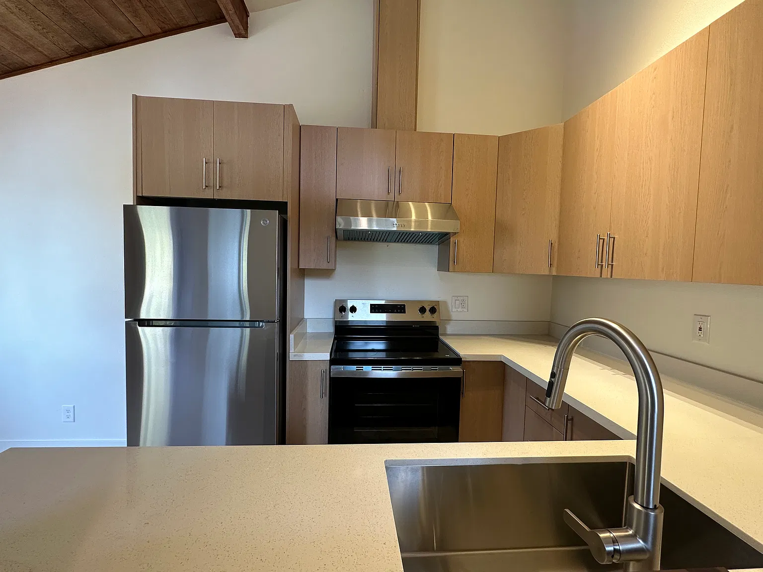 2 bed, 820 sqft, $2,195 — Photo 3
