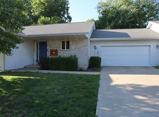4 Thomas Ct, Mackinaw, IL 61755