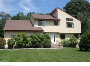 4 Echo Ln, Simsbury, CT 06070