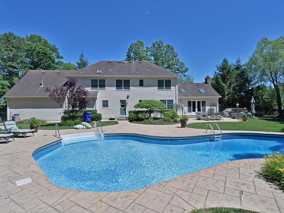 2nd image of 2126 Orien Rd