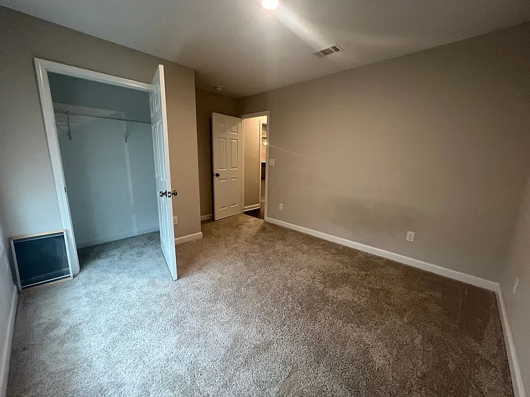 4450 Easthaven Cir — Photo 26