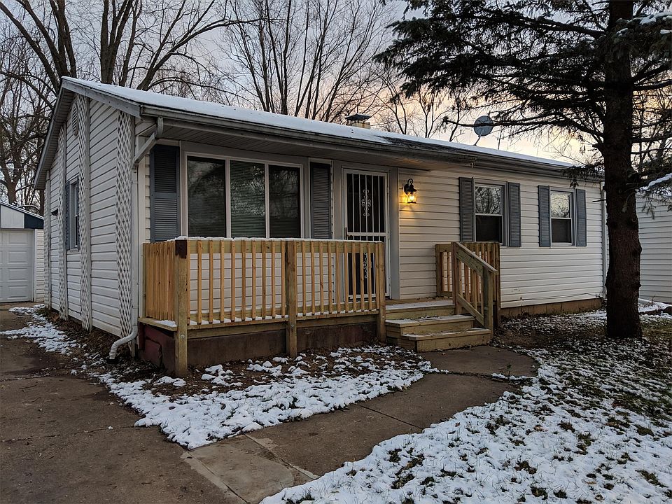 1st image of 2015 Rexford Dr