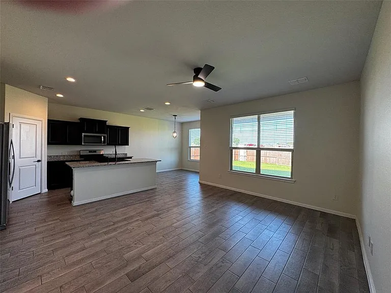 8901 Timber Gulch Dr — Photo 2