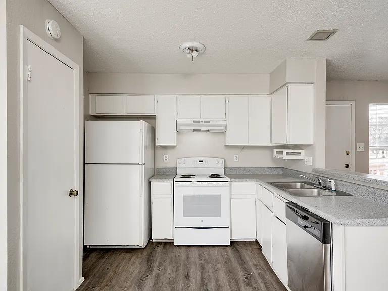 11907 Alpheus Ave — Photo 7