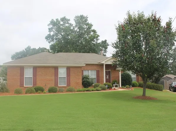618 Old Camp Dr, Pike Road, AL 36064