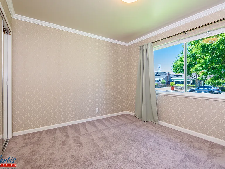 1520 San Joaquin Ave — Photo 10