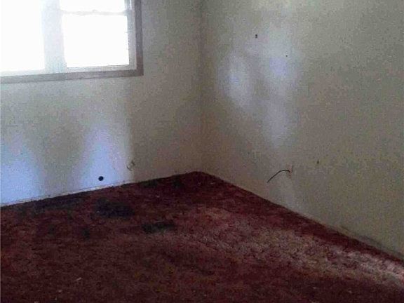 5th image of 885 Patricia Dr
