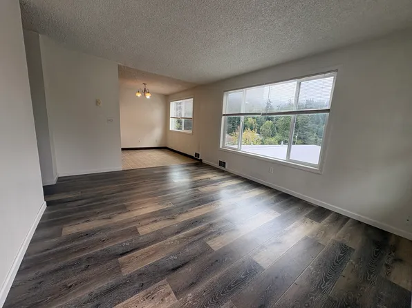 540 8th Ave, Coos Bay, OR 97420