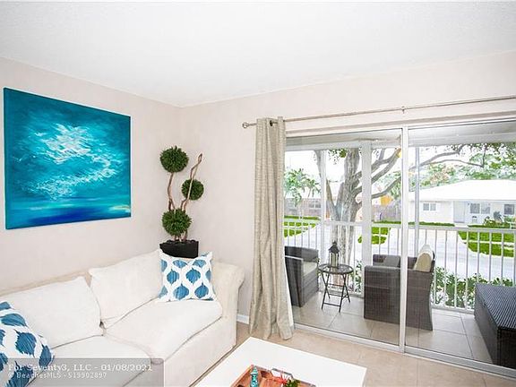 3rd image of 1428 SE 4th Ave APT 266
