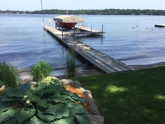 3rd image of 1416 Oak Beach Dr