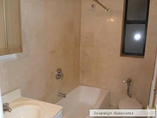 Rented by Sovereign Associates | media 11