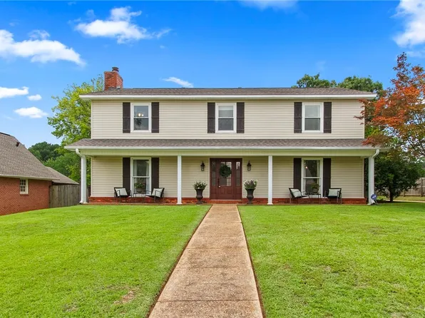 527 Stone River Rd, Tuscaloosa, AL 35406