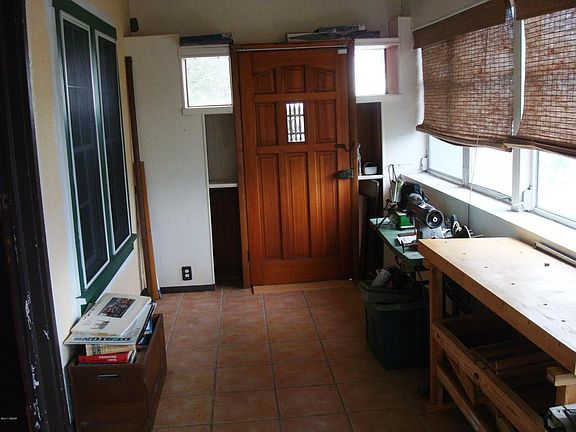 2nd image of 823 N Oleander Ave