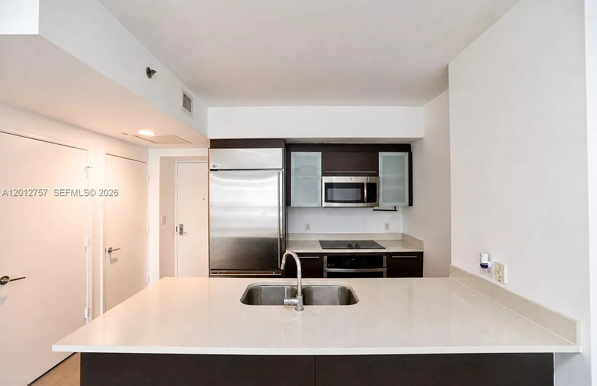 Building Photo - 500 Brickell Ave #2904