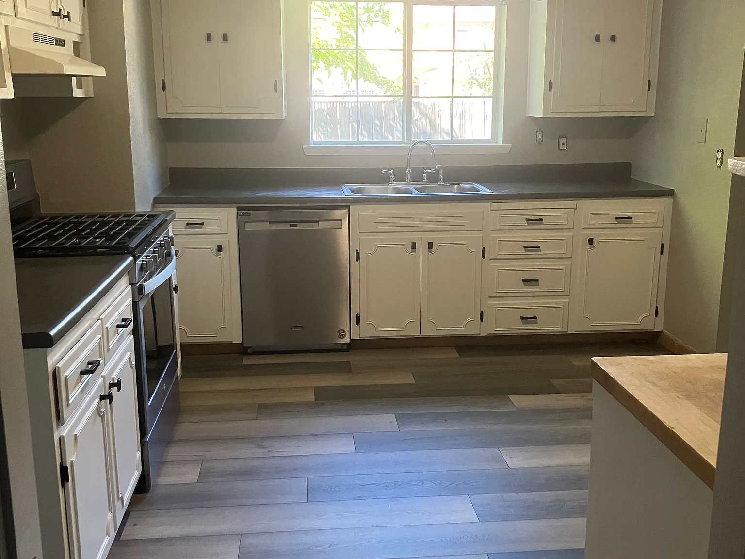 2 bed, 1200 sqft, $2,500 — Photo 2