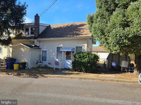 100 Parish Ln, Roebling, NJ 08554