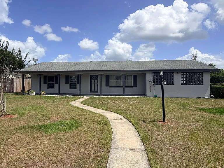 385 E Wildmere Ave — Photo 1