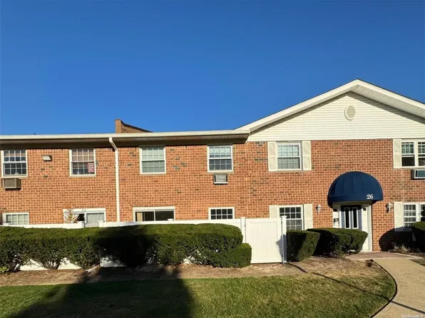 460 Old Town Road #26E, Port Jefferson Station, NY 11776