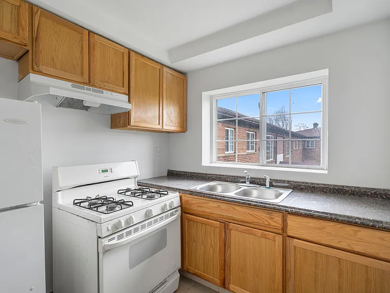 21420 W Seven Mile Rd #108 — Photo 4
