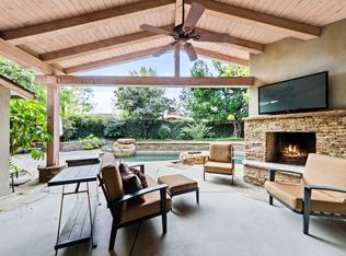 23804 Oxnard St, Woodland Hills, CA 91367