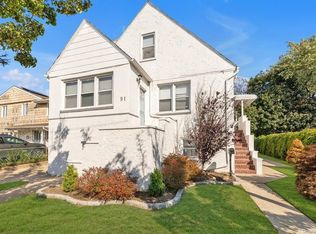 91 Ostend Rd, Island Park, NY 11558