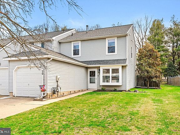 2nd image of 10 N Hill Dr