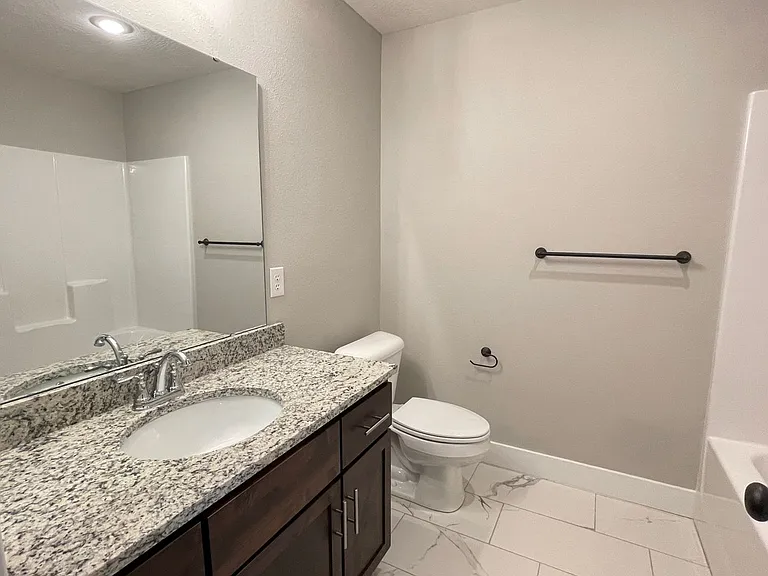 6002 S Iris Ln — Photo 12