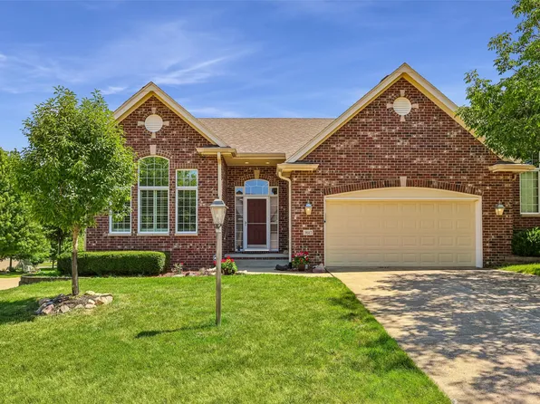 3615 152nd St, Urbandale, IA 50323