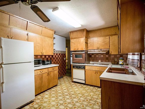 2nd image of 516 W Antrim Ave