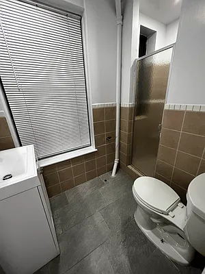 Rented by Salon Realty Corp | media 13