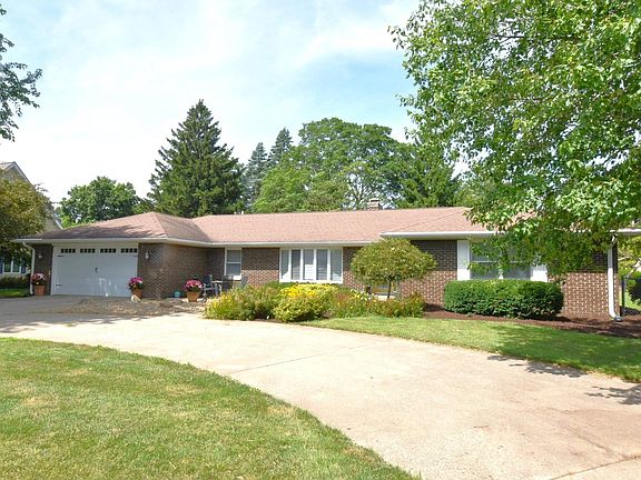 2nd image of 602 S Park Dr
