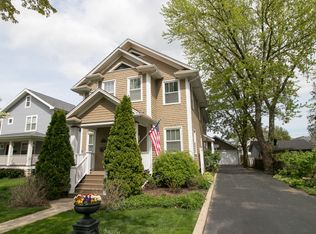 215 S Stewart Ave, Lombard, IL 60148