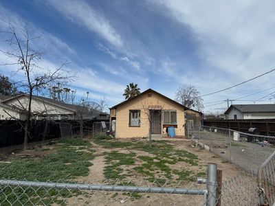 116 E Lang Street, Hanford, CA, 93230