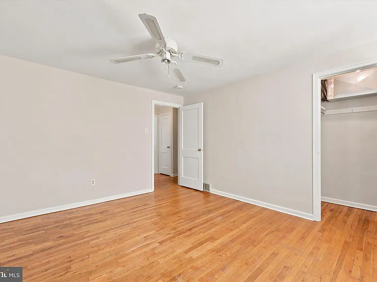 107 Plant Ave — Photo 7